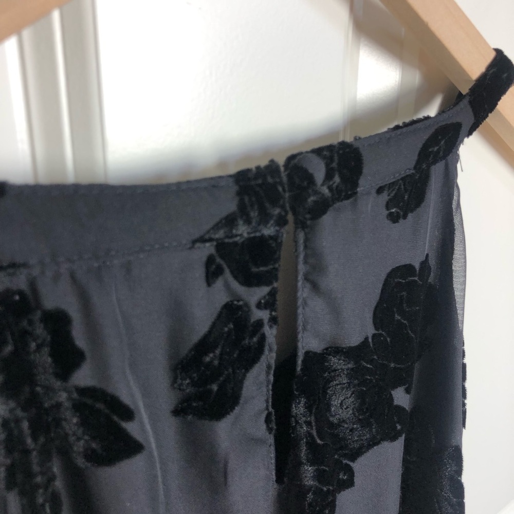 Torrid Sleeveless high neck black top size 2 - Picture 6 of 7